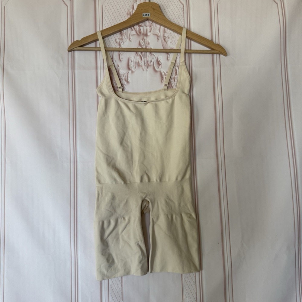 SKIMS Open Bust Sculpting Mid Thigh Bodysuit In Sand Size Small Shapewear